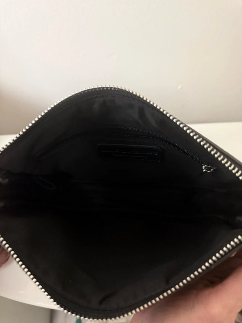 LIKE DREAMS Black Crocodile Embossed Silver‎ Chain Zip Closure Shoulder Bag